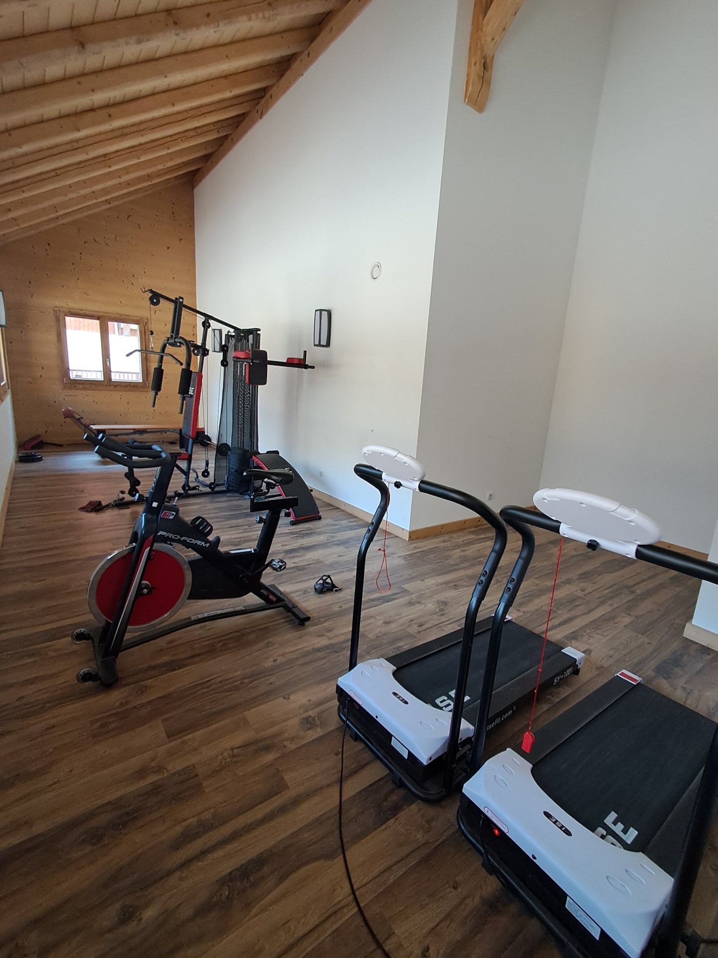 Salle de sport au même étage de la résidence.